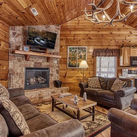 The Nut House, Hot Tub, Game Room, Wifi, 1089 Free Tickets Each Paid Day, Dollywood And More! Pigeon Forge Dış mekan fotoğraf