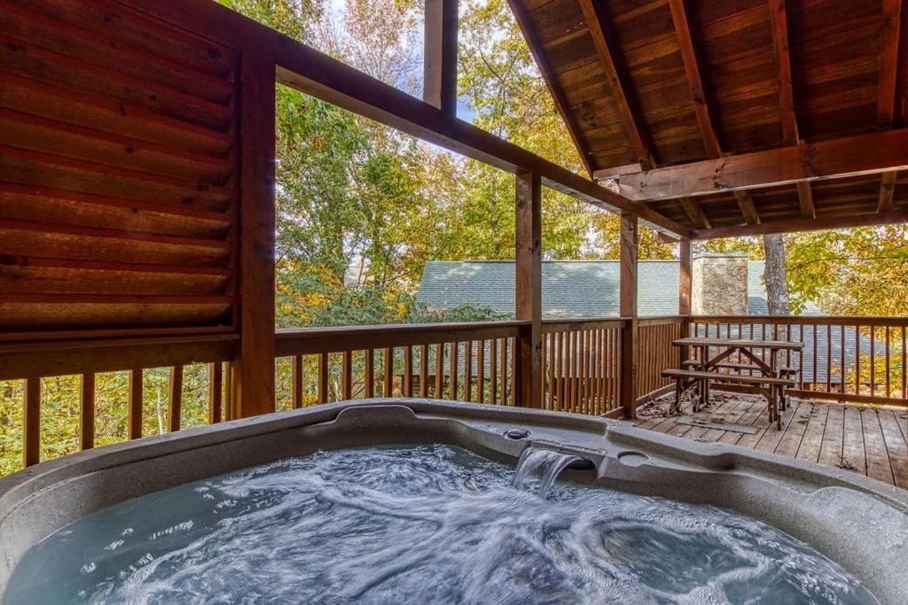 The Nut House, Hot Tub, Game Room, Wifi, 1089 Free Tickets Each Paid Day, Dollywood And More! Pigeon Forge Dış mekan fotoğraf