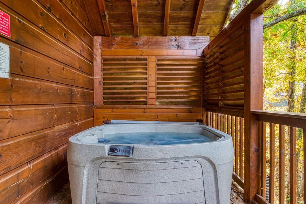 The Nut House, Hot Tub, Game Room, Wifi, 1089 Free Tickets Each Paid Day, Dollywood And More! Pigeon Forge Dış mekan fotoğraf