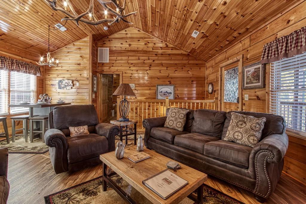The Nut House, Hot Tub, Game Room, Wifi, 1089 Free Tickets Each Paid Day, Dollywood And More! Pigeon Forge Dış mekan fotoğraf