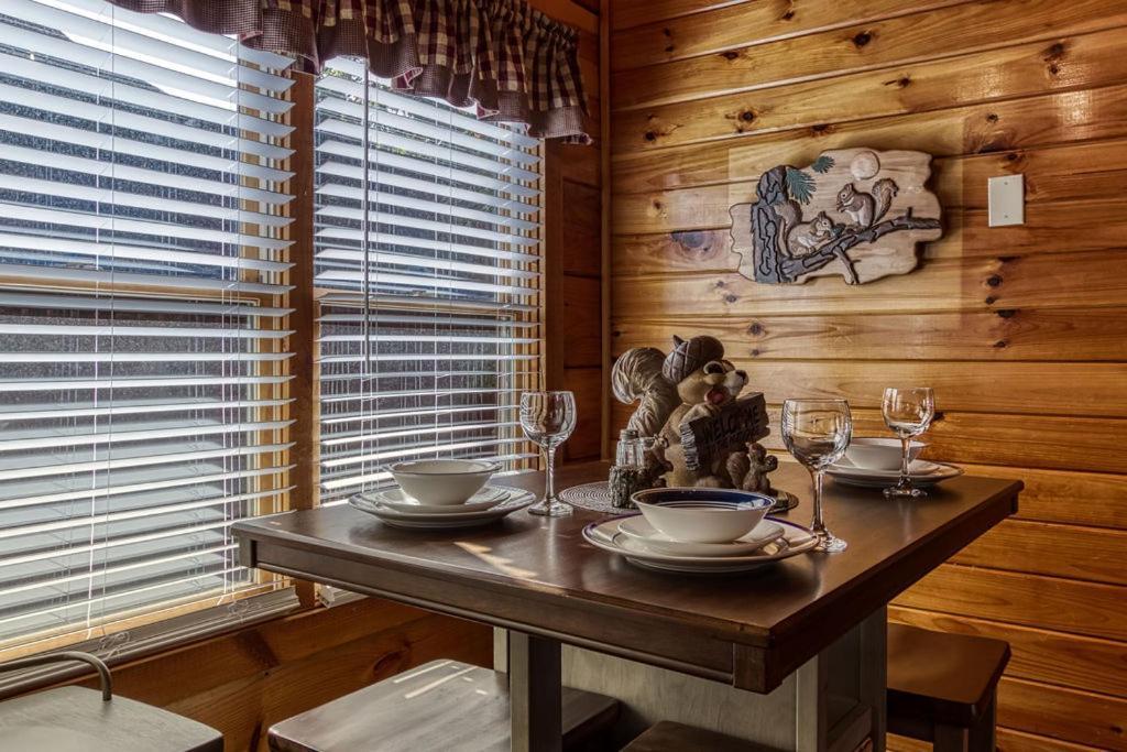 The Nut House, Hot Tub, Game Room, Wifi, 1089 Free Tickets Each Paid Day, Dollywood And More! Pigeon Forge Dış mekan fotoğraf