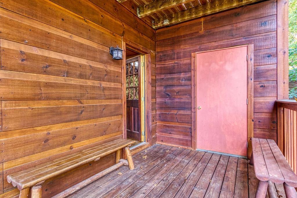 The Nut House, Hot Tub, Game Room, Wifi, 1089 Free Tickets Each Paid Day, Dollywood And More! Pigeon Forge Dış mekan fotoğraf