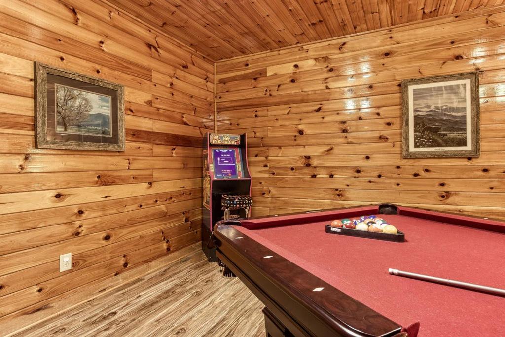 The Nut House, Hot Tub, Game Room, Wifi, 1089 Free Tickets Each Paid Day, Dollywood And More! Pigeon Forge Dış mekan fotoğraf